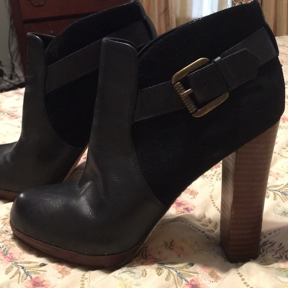 Size 8 Sam Edelman Booties.